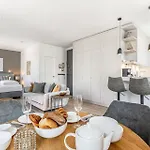 Exklusives Turmkoje Im Herzen Westerlands